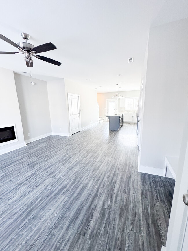 Photo - 19 Cuddington Ln