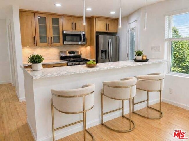 Photo - 1254 N Detroit St Unidad 1254