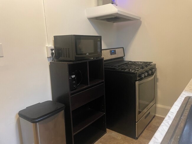 Photo - 826 N Aurora St Unit 2