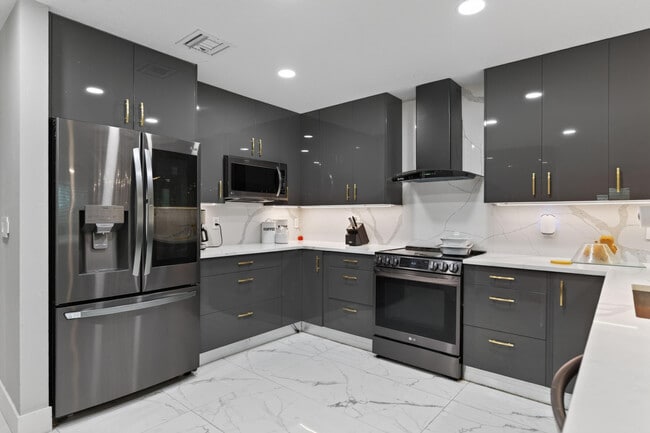 Building Photo - 6544 Adriatic Way