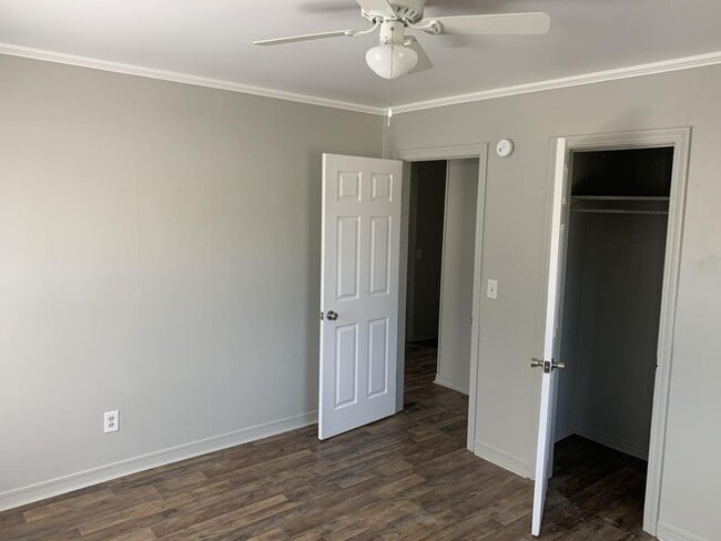 Photo - 204 E Fairchild Dr