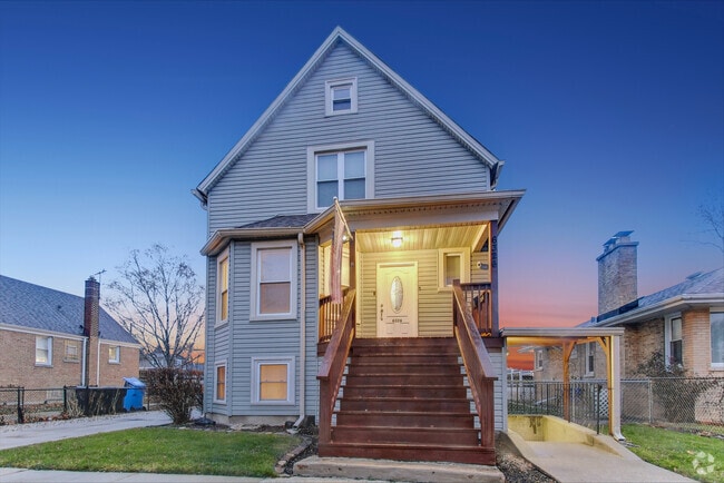 Building Photo - 6326 W Cuyler Ave Unit 2 Rental