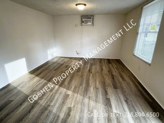 Photo - 1023 S Millwood-B