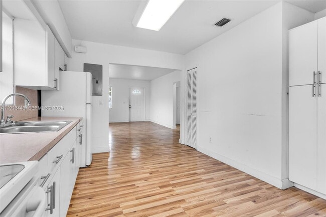 Photo - 3841 SW 91 Ave