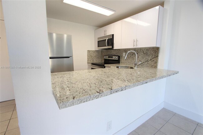 Photo - 801 NW 47th Ave Unidad 615W