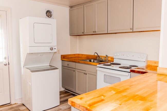 Photo - Located Near Regency Mall- A MUST See!