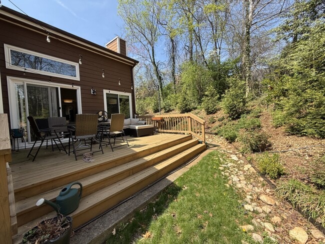 Photo - 980 Sutton Ct