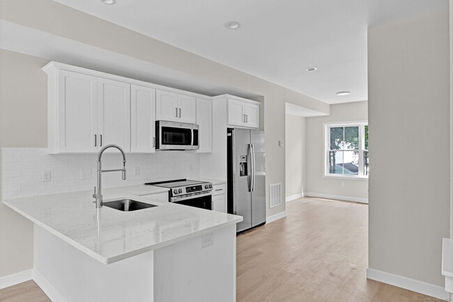 Photo - 70 Whiting St Unit Apt D