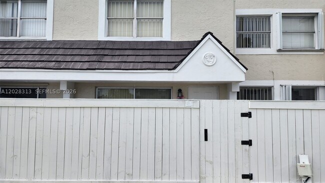 Photo - 4540 SW 68th Ct Cir