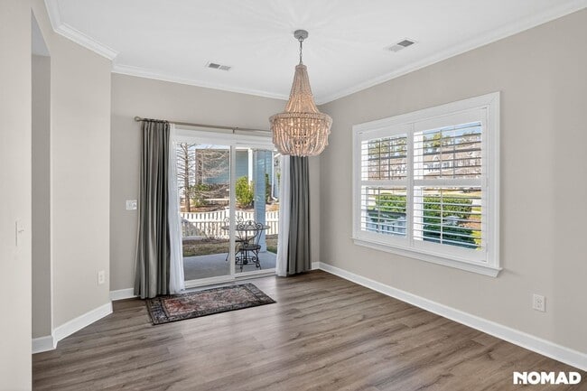 Photo - 121 White Stone Pl