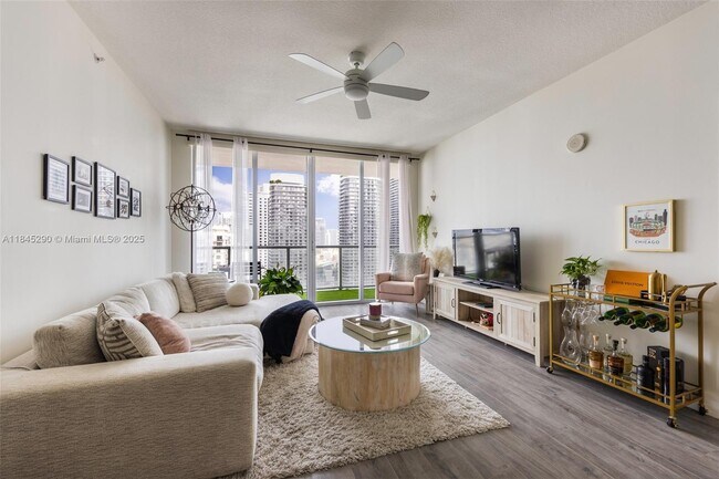 Building Photo - 1111 SW 1st Ave Unit 3723-N Rental