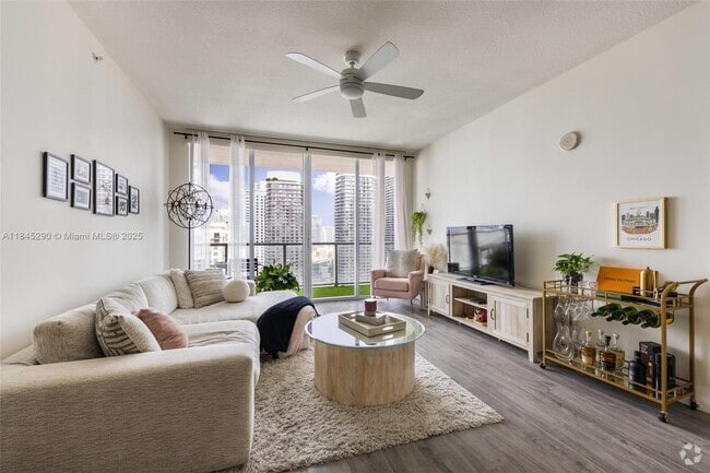 Building Photo - 1111 SW 1st Ave Unit 3723-N Rental