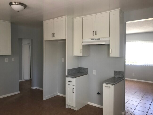 kitchen - Woodbury Manor Apartments