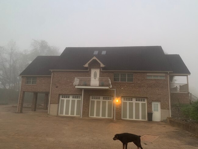 Building Photo - 900 Allegheny Ave Unit Carriage House