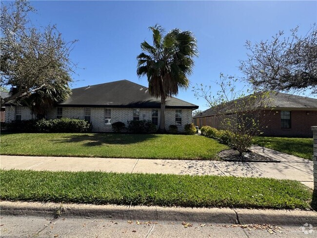 Building Photo - 918 Stonehaven Blvd Unit 2 Rental