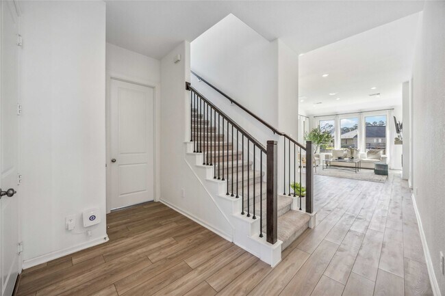 Photo - 1384 Knollbridge Pt Ln