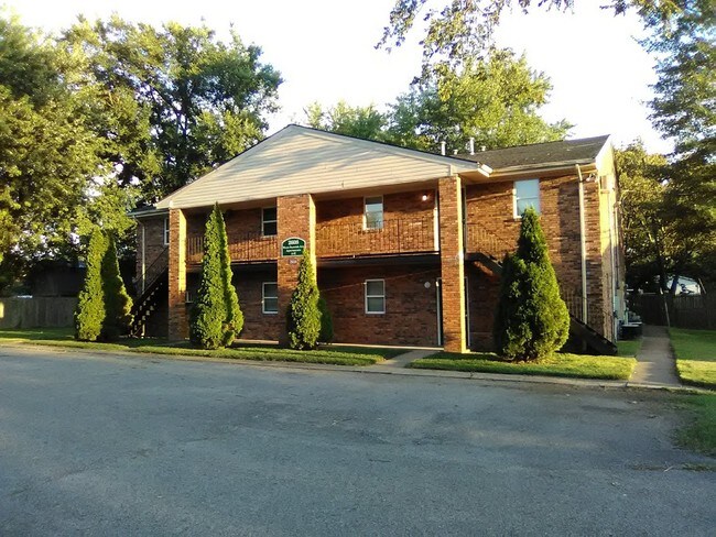 2608 W. Parrish Ave. - Oakbrooke - RNA RENTAL
