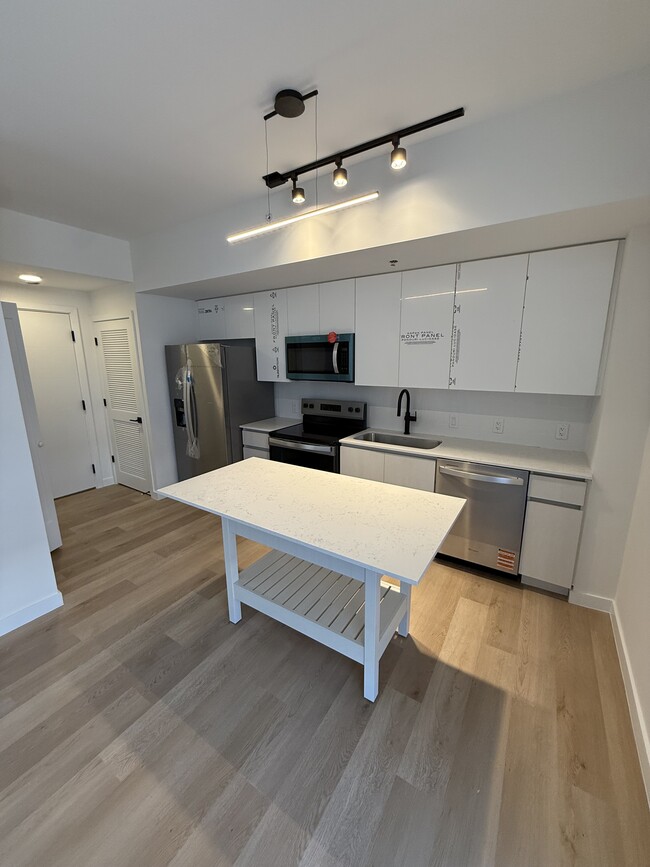 Building Photo - 2138 Taylor St Unit A3 Rental