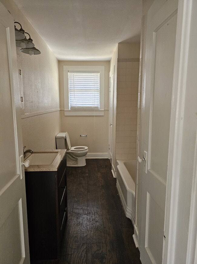 Photo - 411 W 27th St
