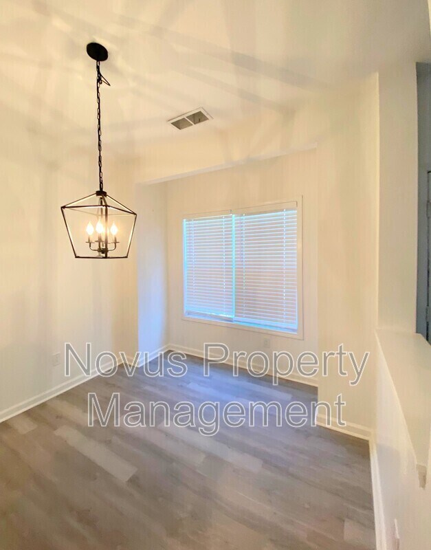 Photo - 255 Morgan Rd