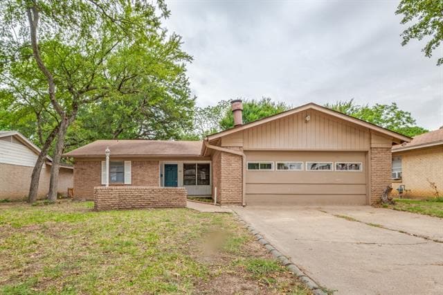 Building Photo - 1817 Oakhurst Dr Rental
