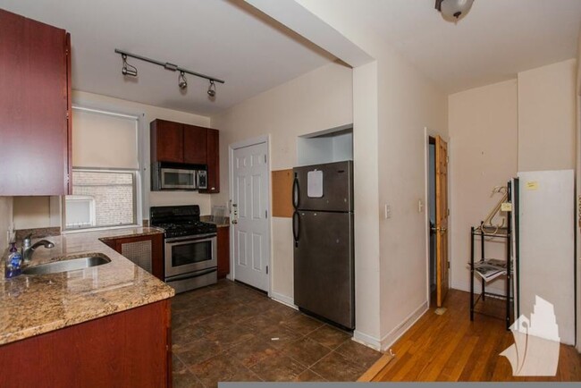 Building Photo - 1 bedroom in Chicago IL 60640 Unit 1946-2 Rental