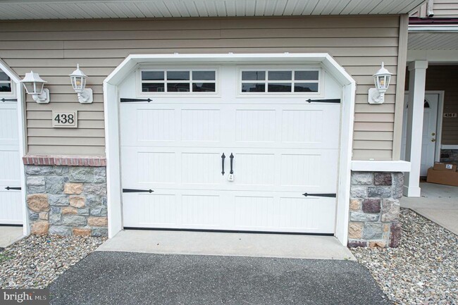 Photo - 438 Parkview Ct
