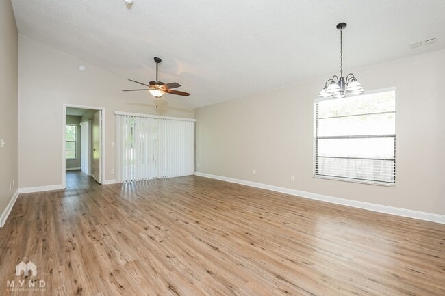 Photo - 1524 Crosswind Cir