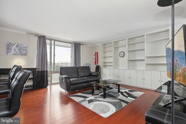 Building Photo - 950 25th St NW Unit 1012-N