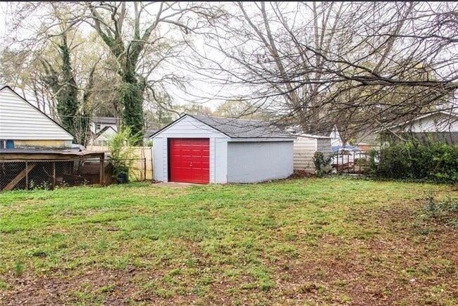 Photo - 2418 Crestview Ave