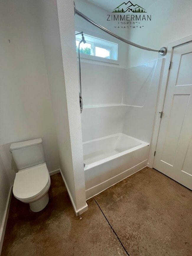 Photo - Modern 2 Bedroom Home in the Heart of Springfield!
