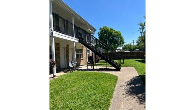 Photo - 701 N Madison St