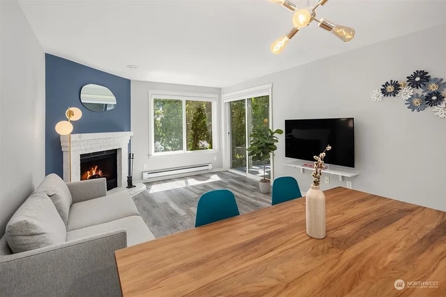 Living Room - 11303 NE 128th St Unit B104