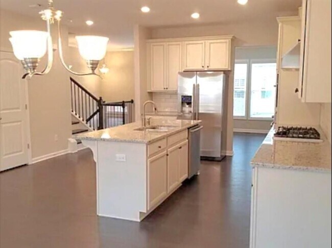 Photo - 891 Sunset Park Dr