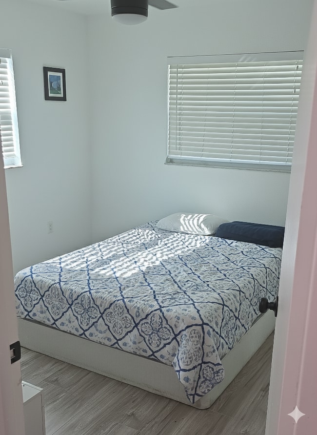 BR2 - 10501 Lake Vista Dr