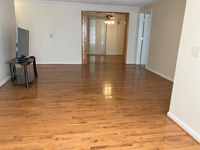 Photo - 577 Virginia Ave