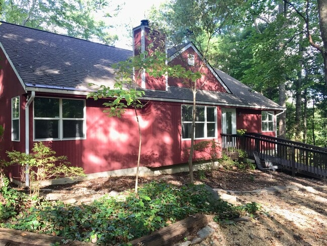 Building Photo - Black Mountain Rental