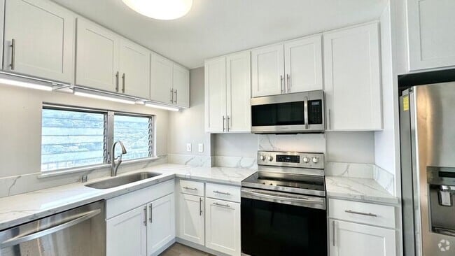 Building Photo - 1617 Ke’eaumoku St Unit #1608 Rental