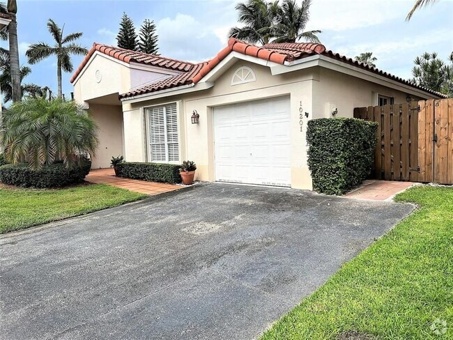 Building Photo - 10201 NW 56th St Rental