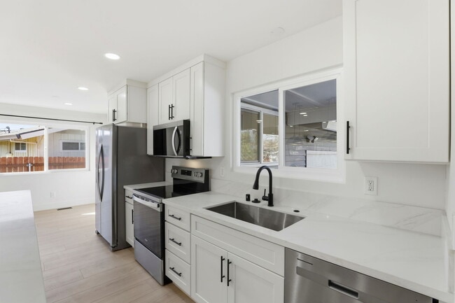 Photo - 6877 Buena Terra Way