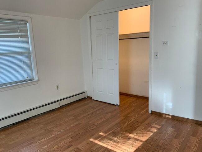 Photo - 830 Valley St