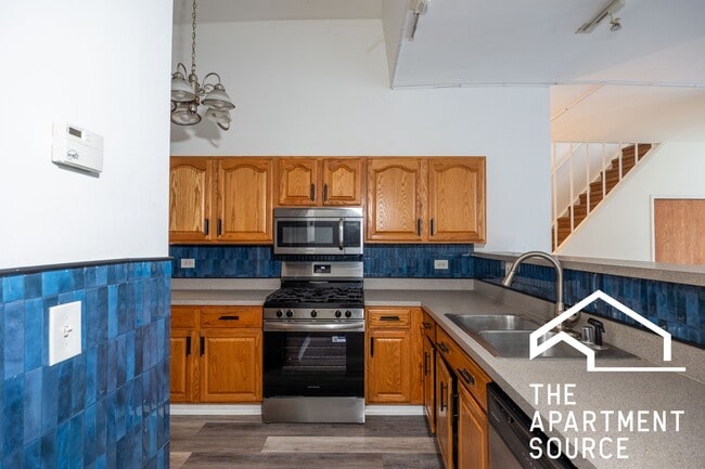 Photo - 1844 W Henderson St