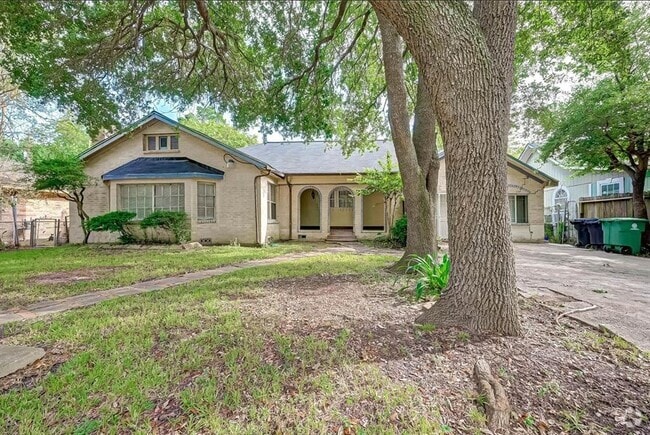 Building Photo - 6109 Saxon Dr Rental