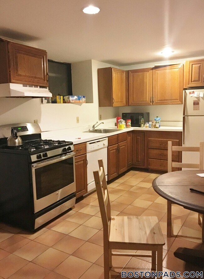 Photo - 132 Chiswick Rd Unidad B