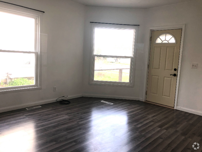 Building Photo - 710 W Michigan Ave Unit 710 Rental
