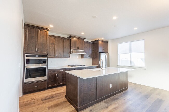 Brand New Home in an Amenity Filled Neighb... - Brand New Home in an Amenity Filled Neighb...