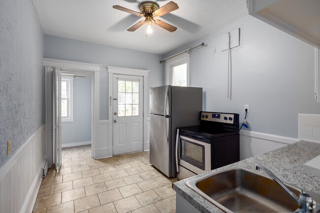 1 BR 1 BA - 62 Holton Avenue South Unit B-LOWER