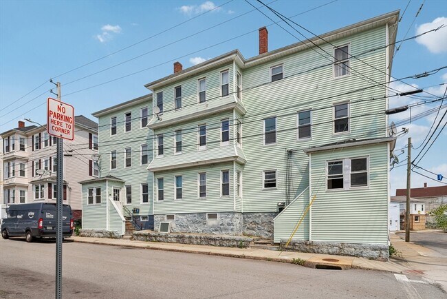 Building Photo - 344 Jencks St Unit 1 Rental