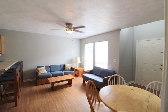 Photo - 1470 Devon Ln