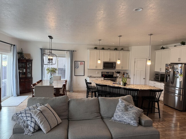 Photo - 631 W Koins Way